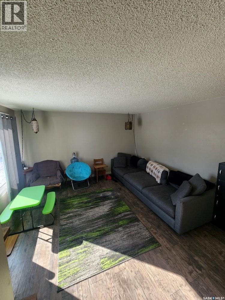 84 ROTHWELL CRESCENT - Image 2