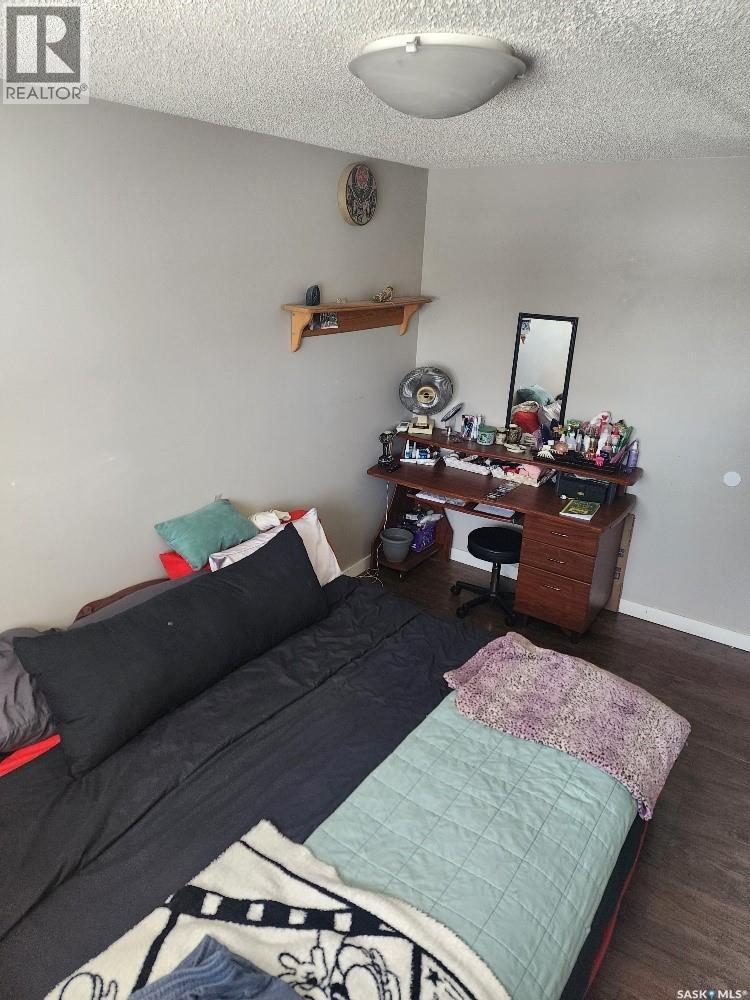 84 ROTHWELL CRESCENT - 6