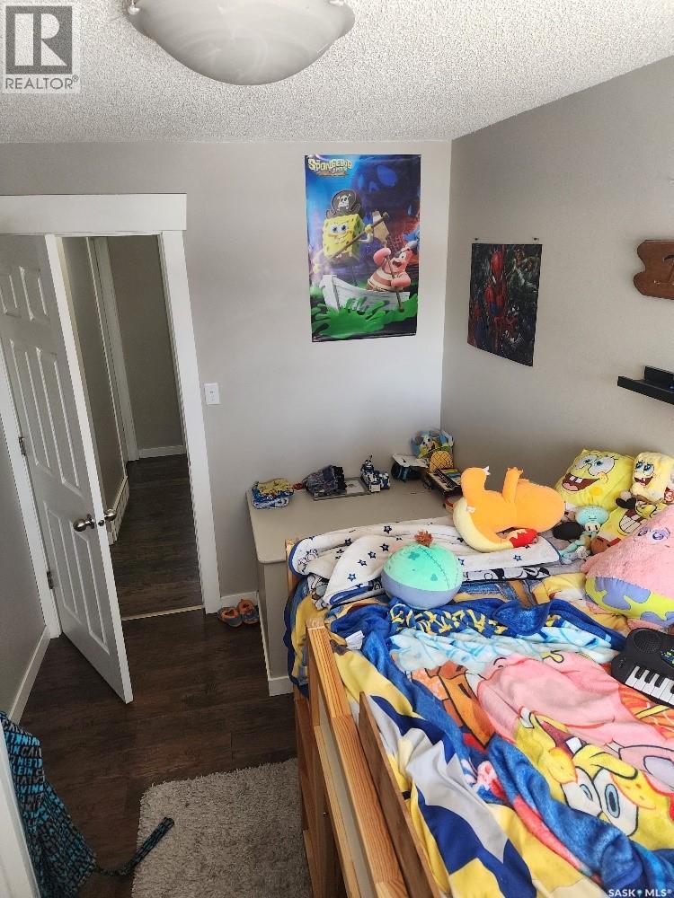 84 ROTHWELL CRESCENT - 9