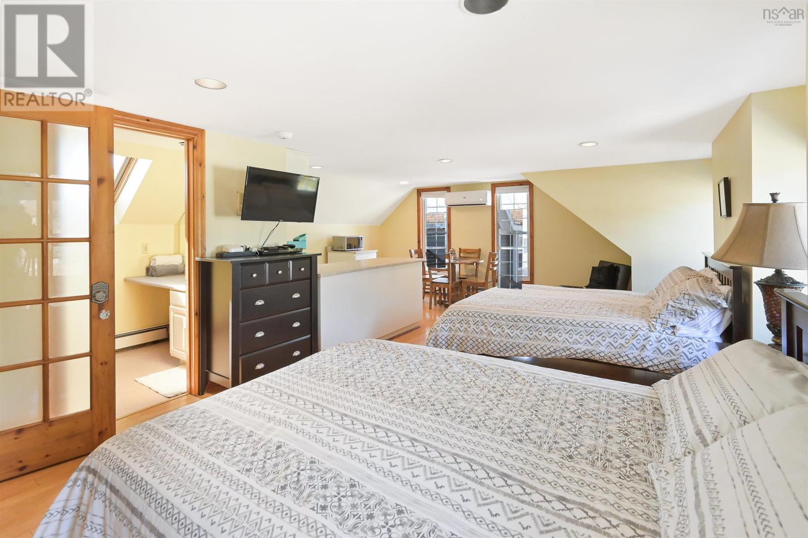 Property 35 of 50 of 815 Coxheath Road