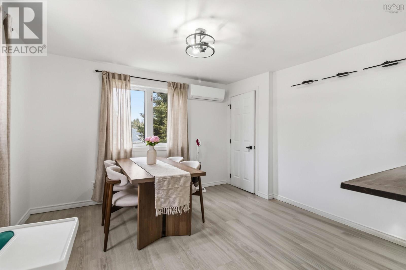 Property 15 of 31 of 8 Faulkner Crescent