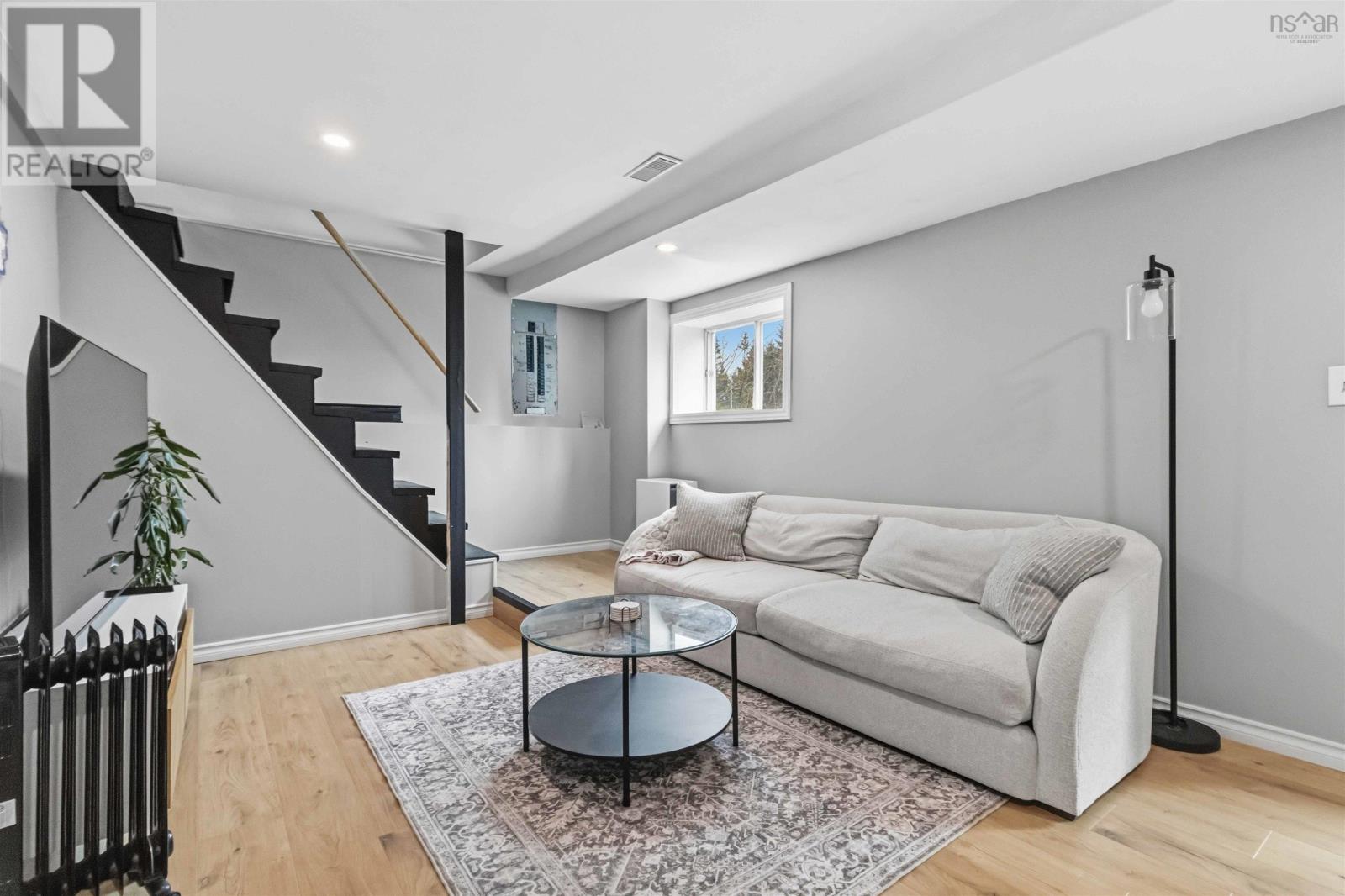 Property 24 of 31 of 8 Faulkner Crescent