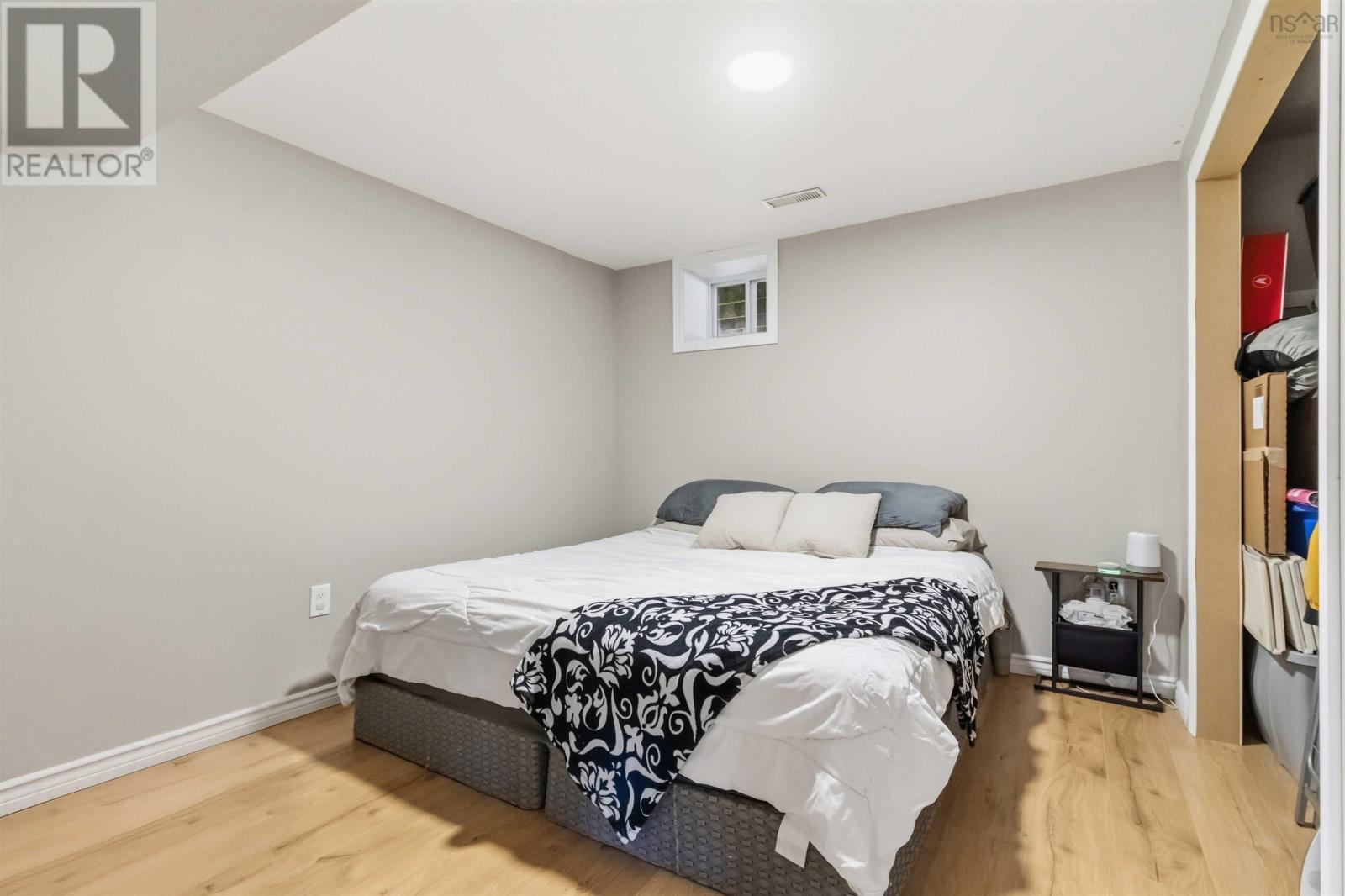 Property 27 of 31 of 8 Faulkner Crescent