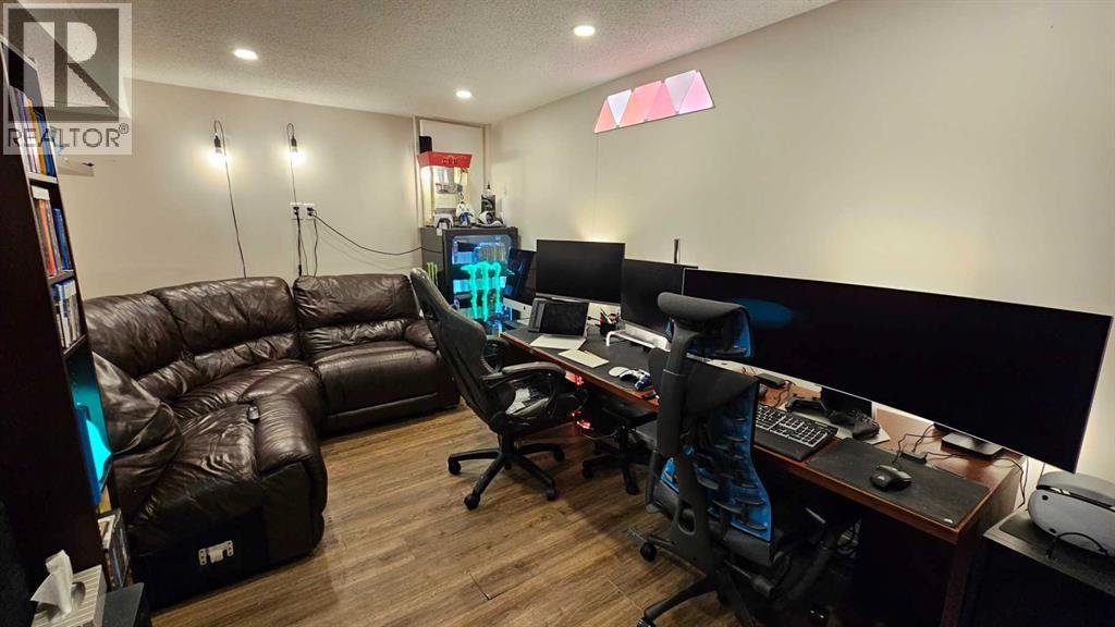 Single Family House for Sale in  Whitewood Place NE Whitehorn Calgary 