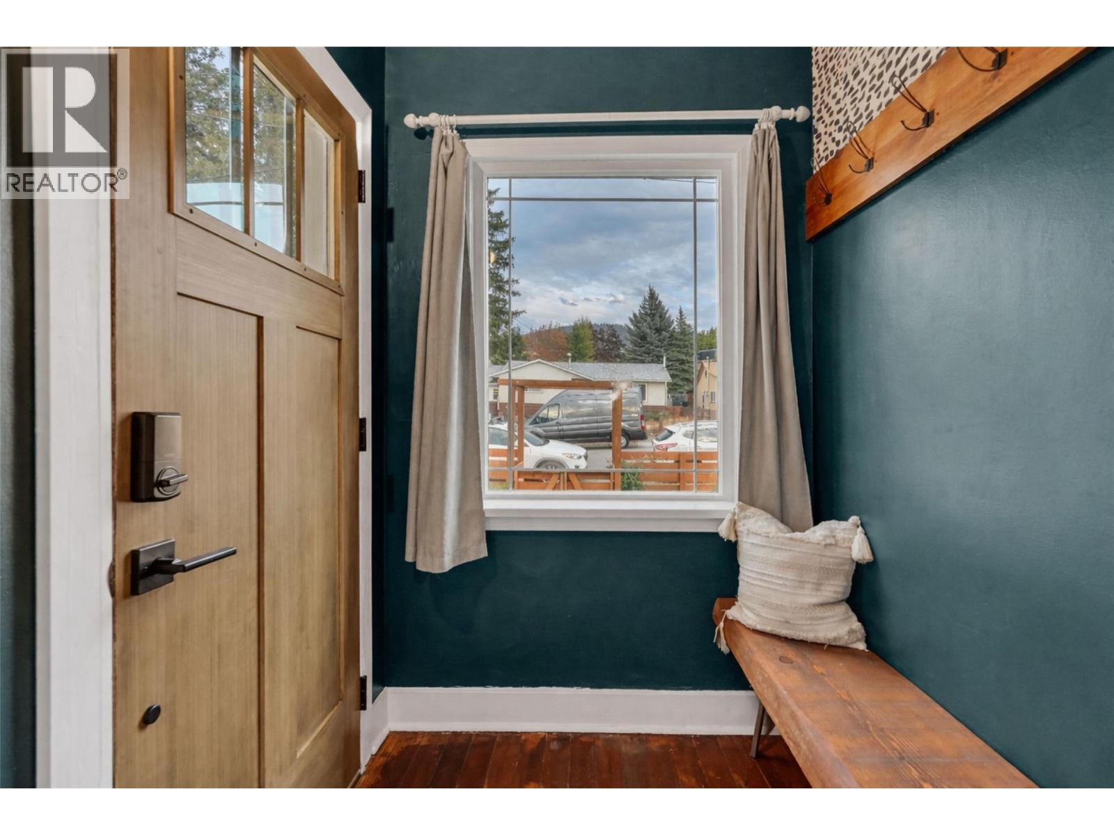 551 BURNS STREET STREET - 4