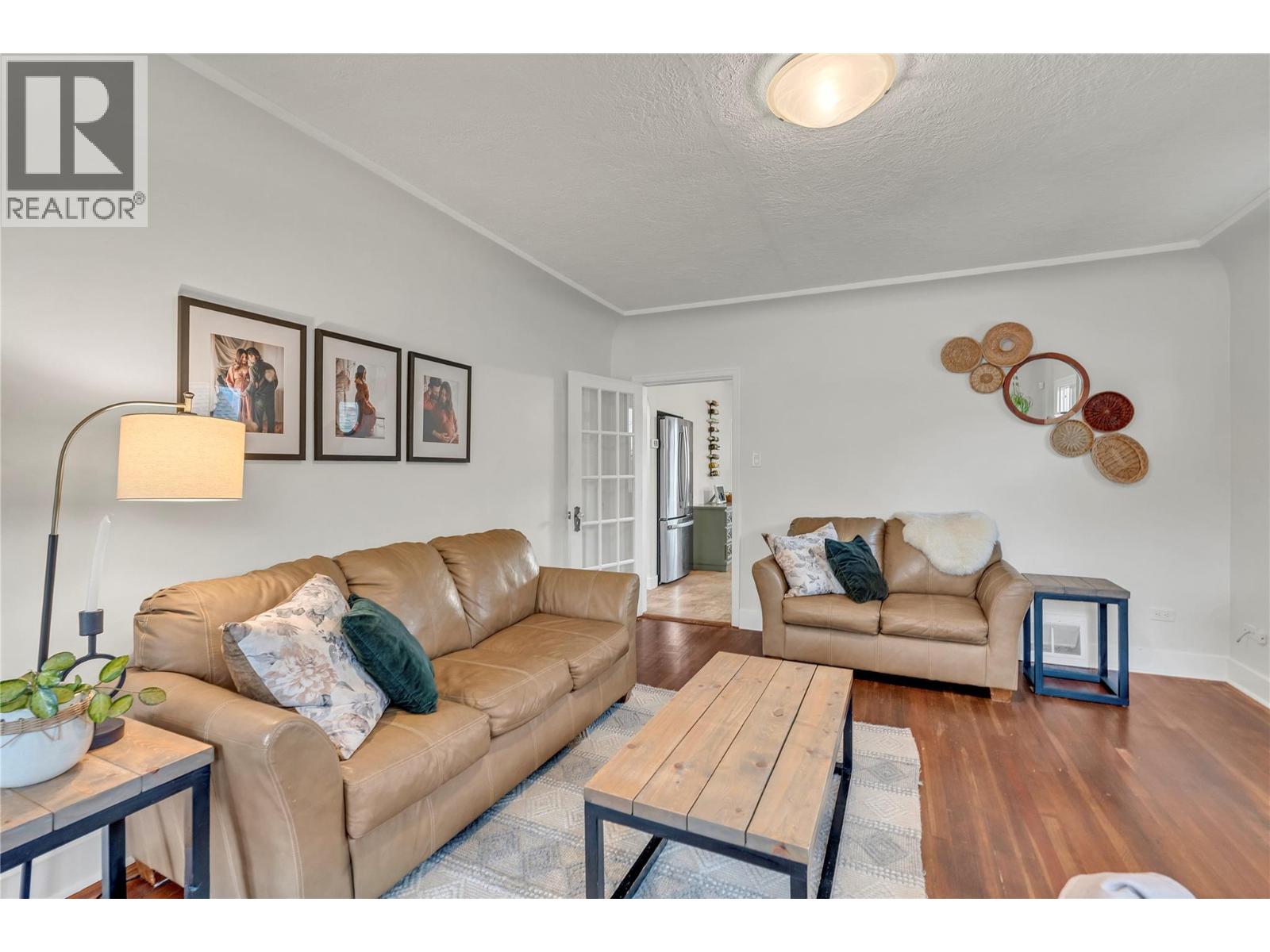 551 BURNS STREET STREET - 5