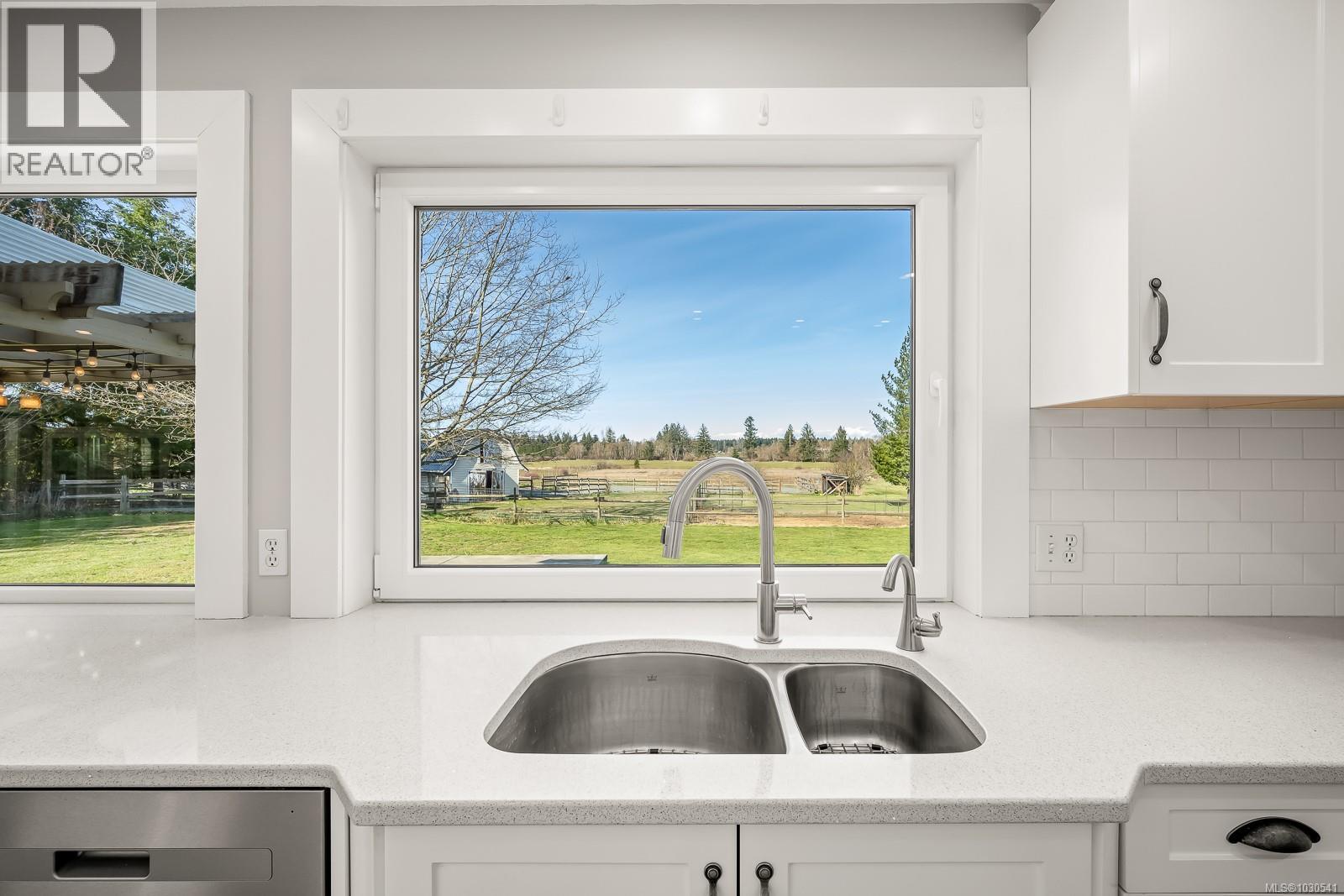 6104 LEDINGHAM RD - 11