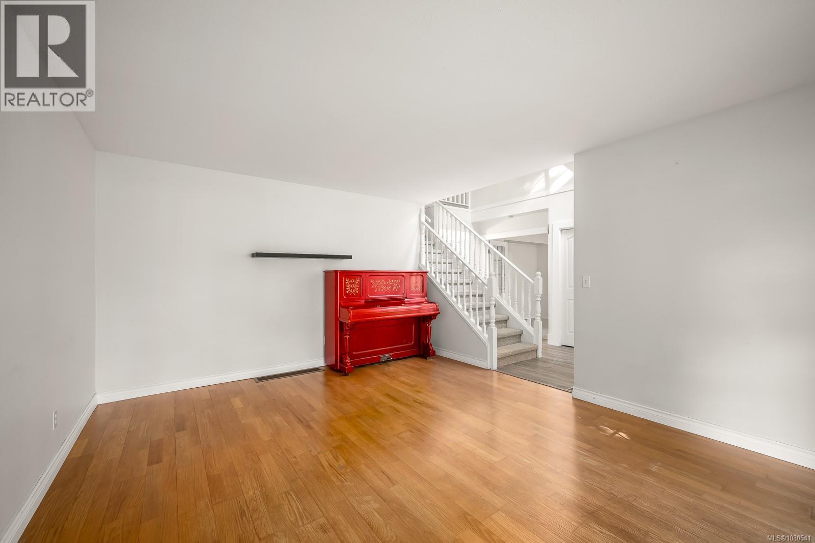 6104 LEDINGHAM RD - 18