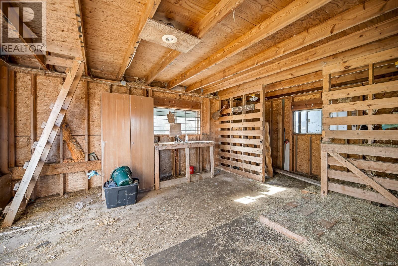 6104 Ledingham Rd - 62