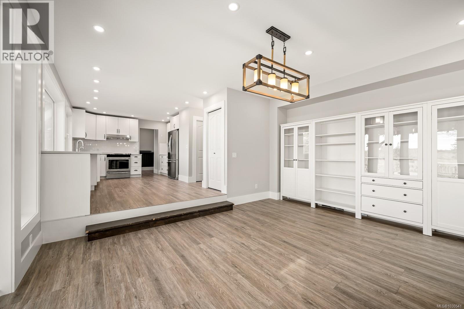 6104 LEDINGHAM RD - 7