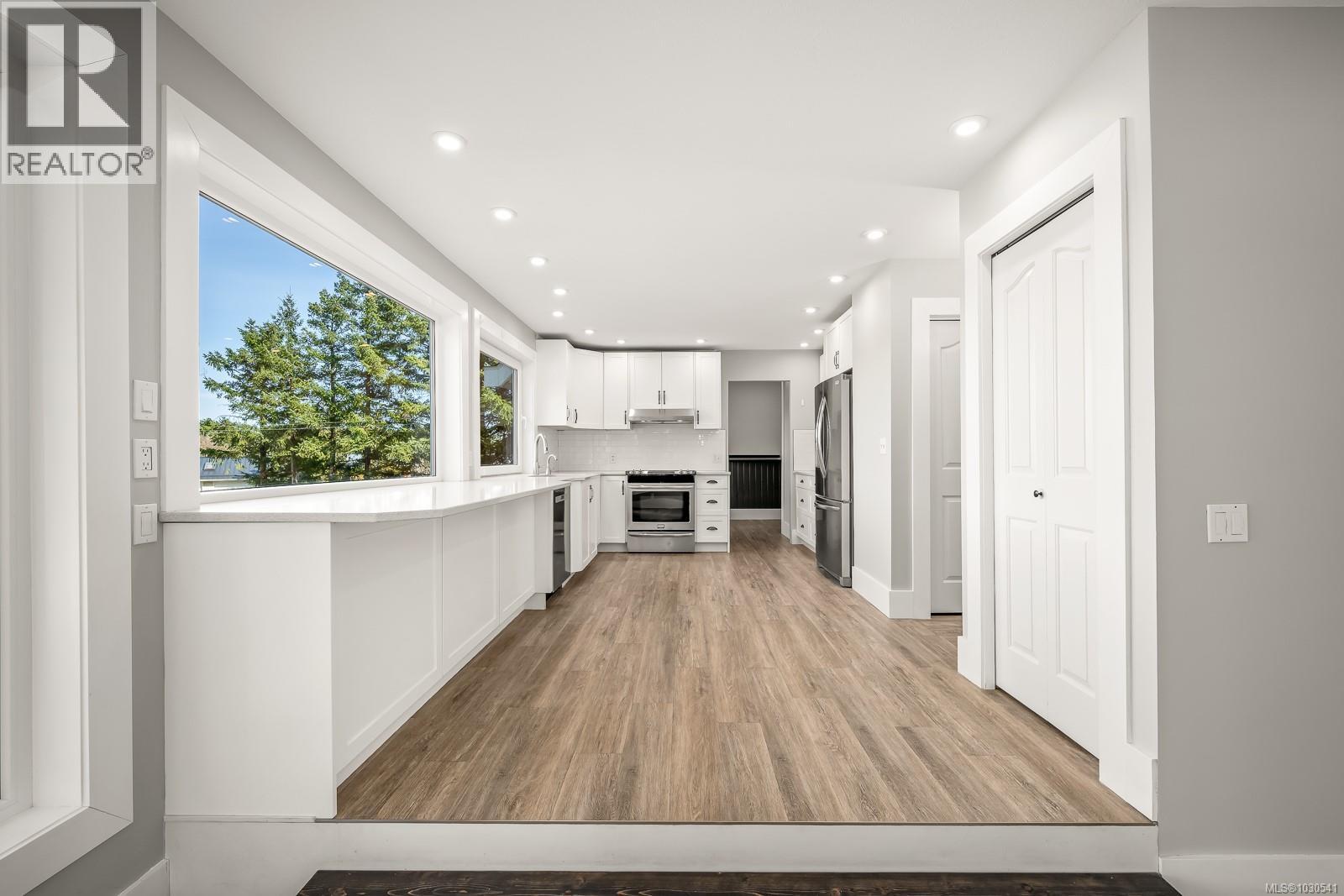 6104 LEDINGHAM RD - 8