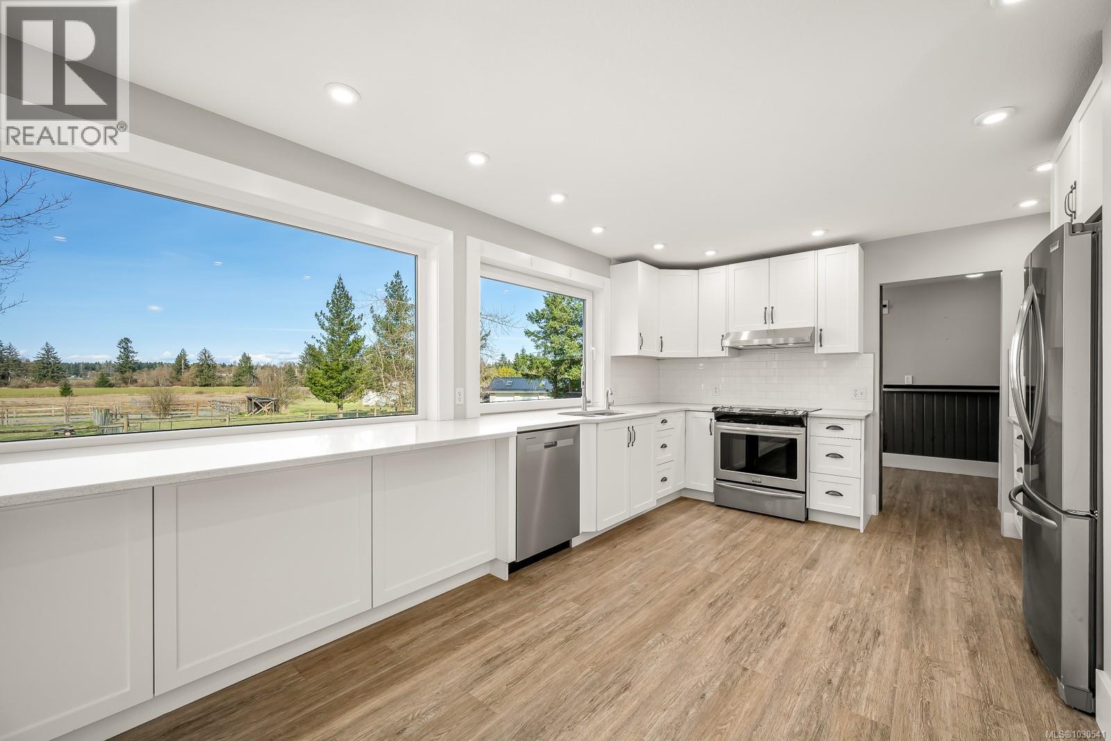 6104 LEDINGHAM RD - 9