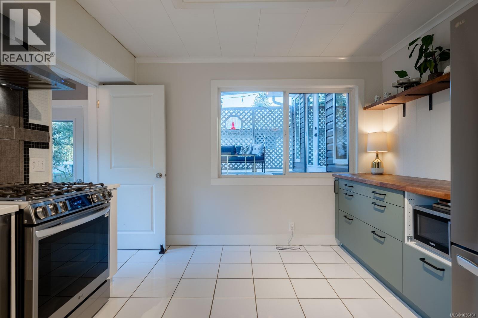 3248 UPLANDS DR - 23