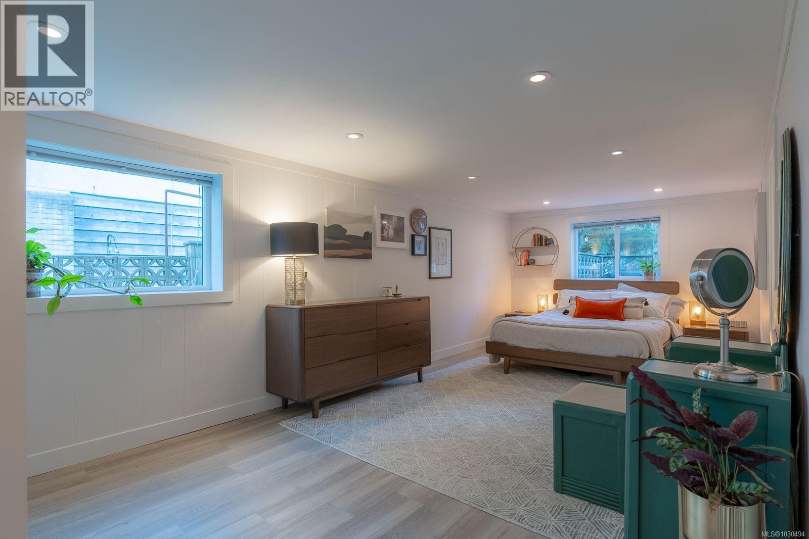 3248 UPLANDS DR - 35