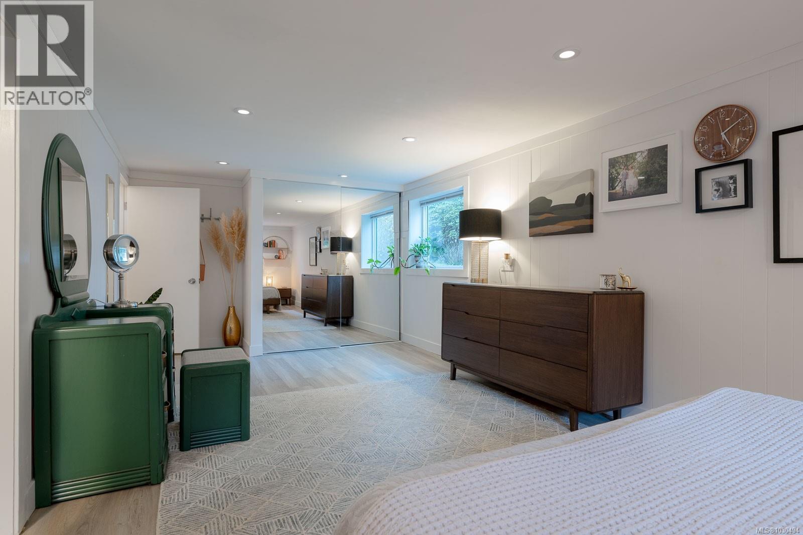 3248 UPLANDS DR - 38