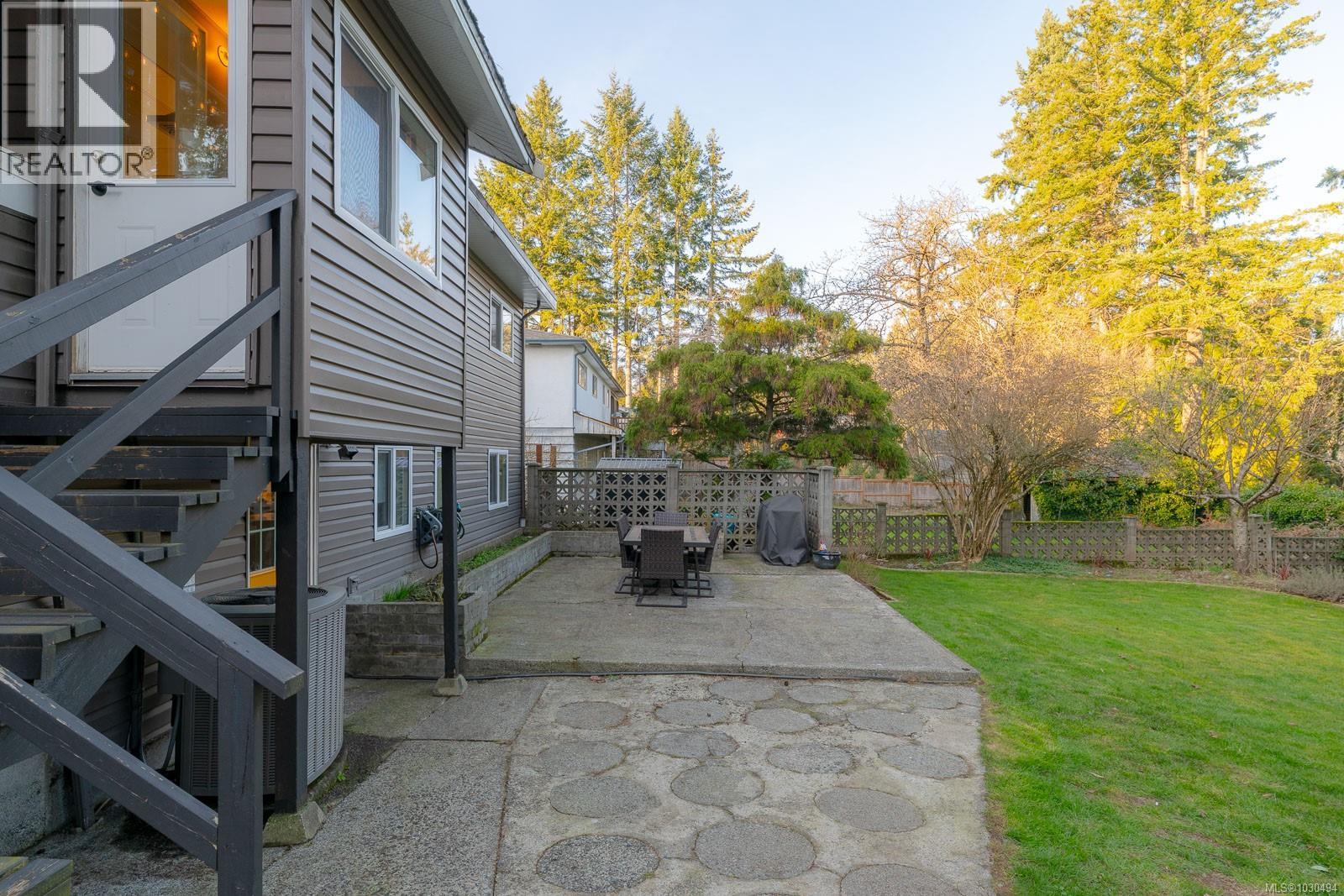 3248 UPLANDS DR - 47