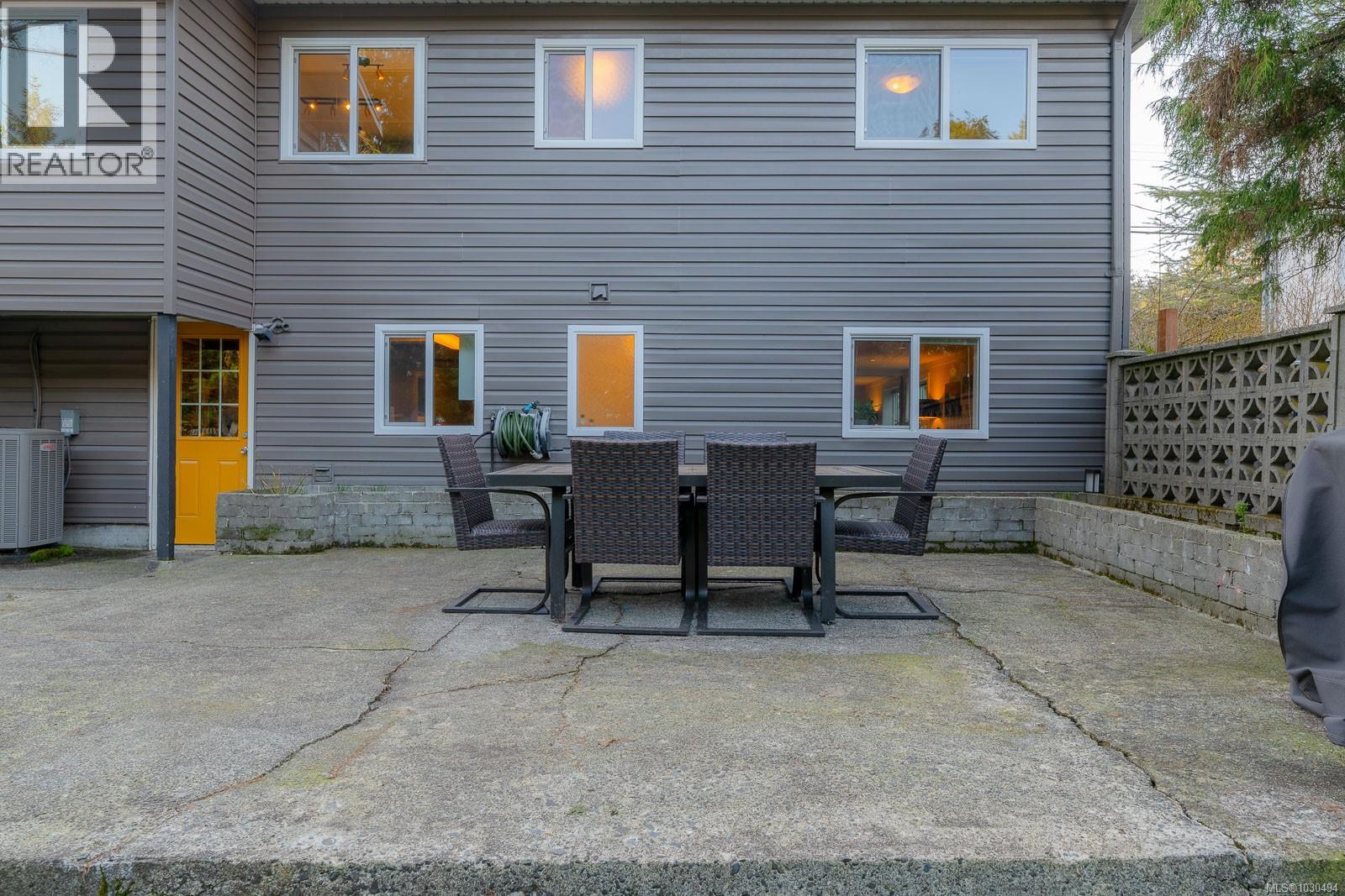 3248 UPLANDS DR - 53