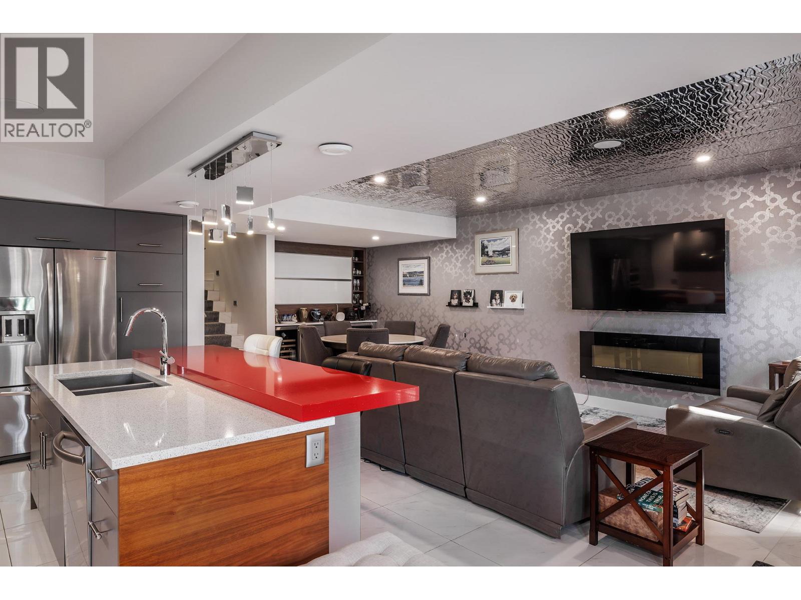 113 1156 Sunset Drive, Kelowna