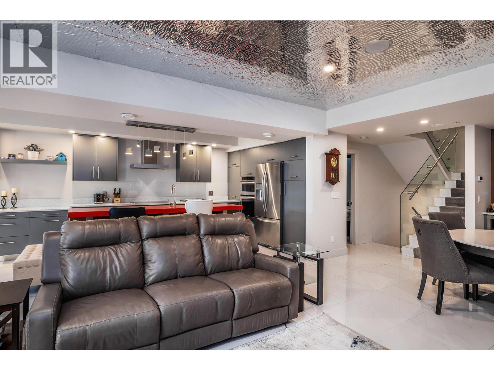 113 1156 Sunset Drive, Kelowna