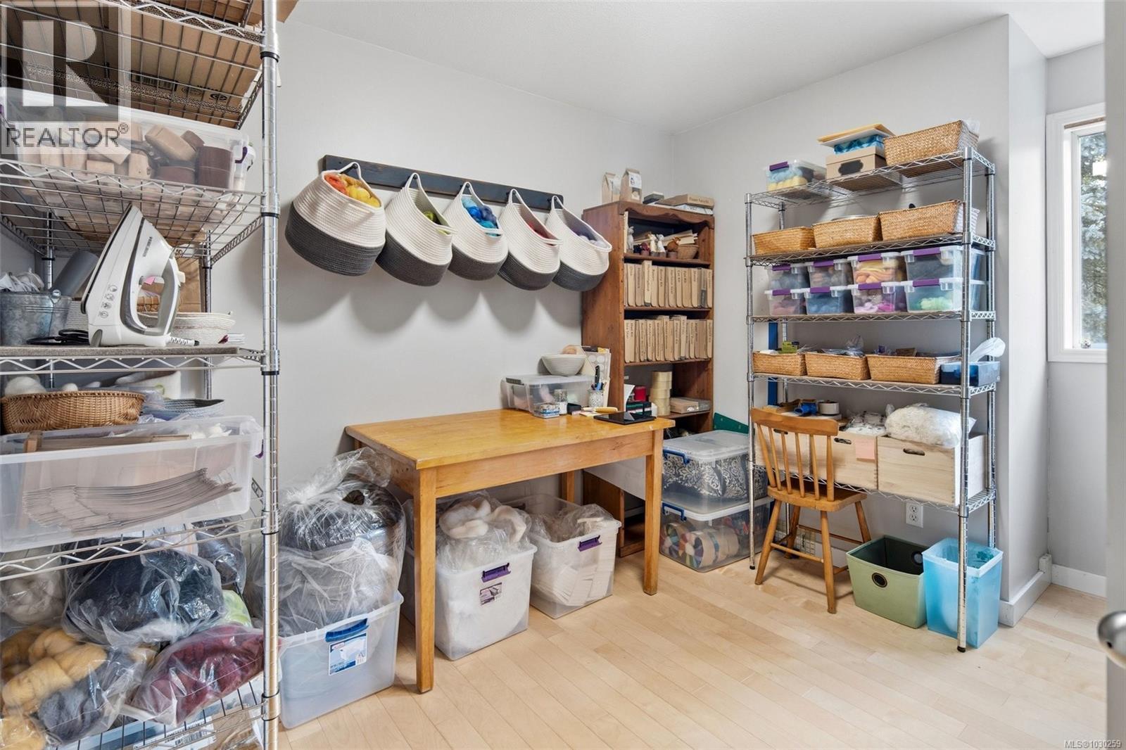 2087 INDIAN CRES - 31