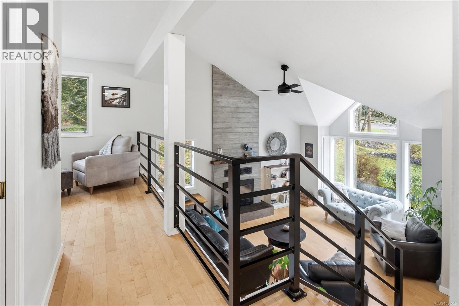 2087 INDIAN CRES - 23