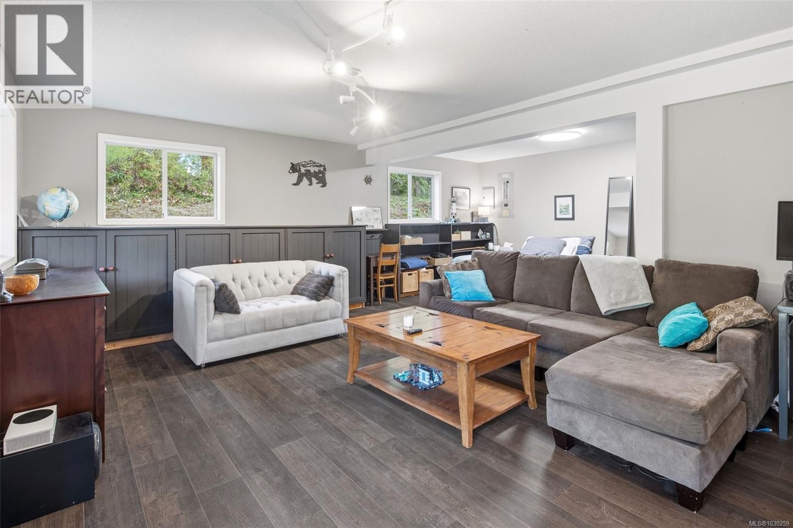 2087 INDIAN CRES - 35