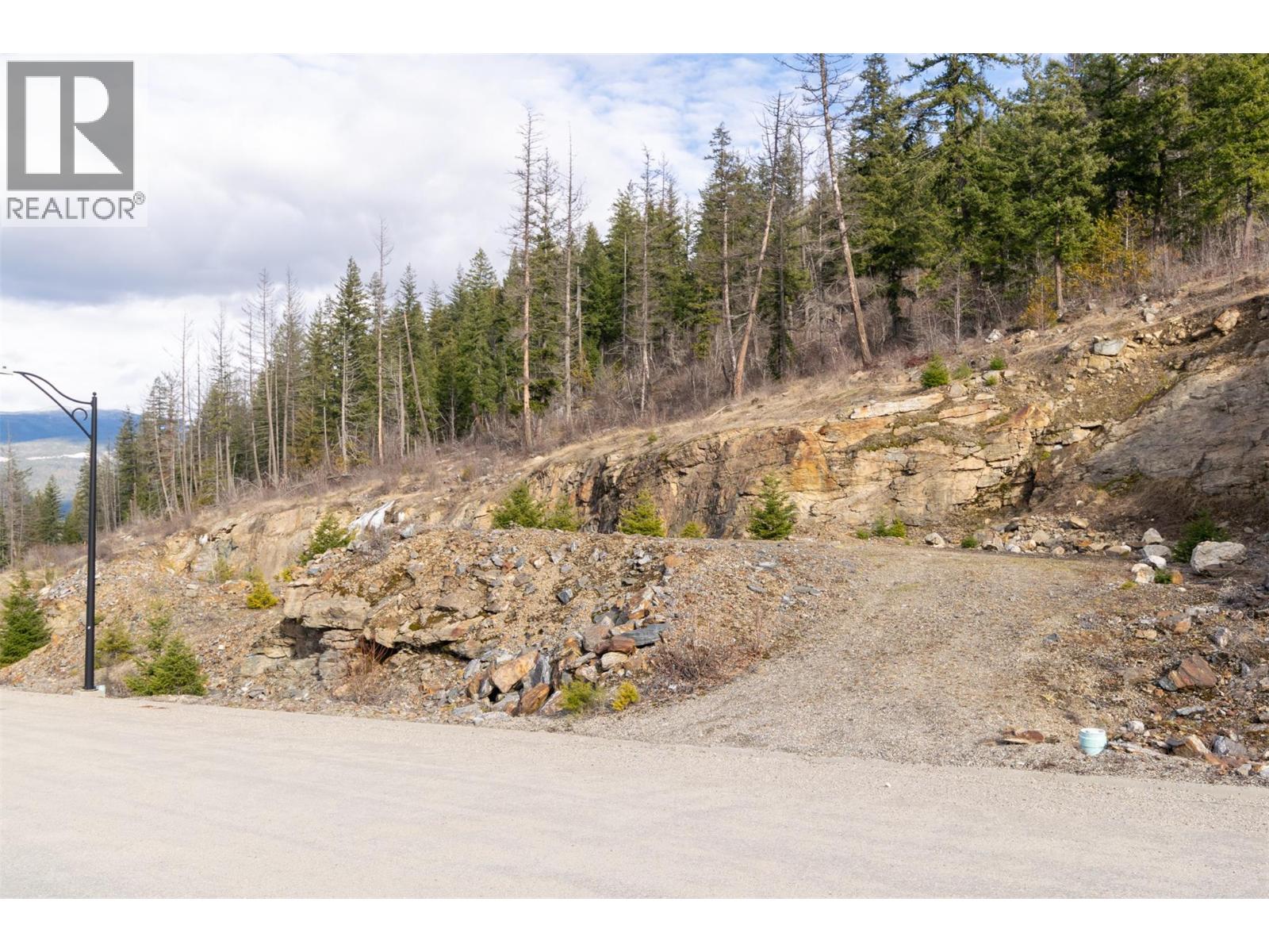  275 Bayview Drive, Sicamous