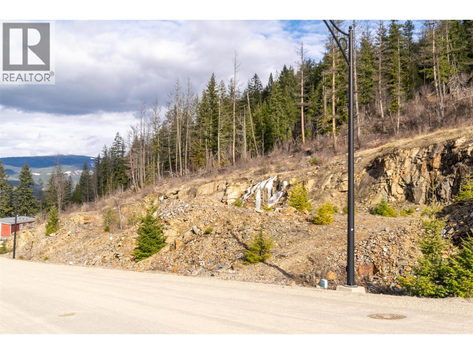  275 Bayview Drive, Sicamous