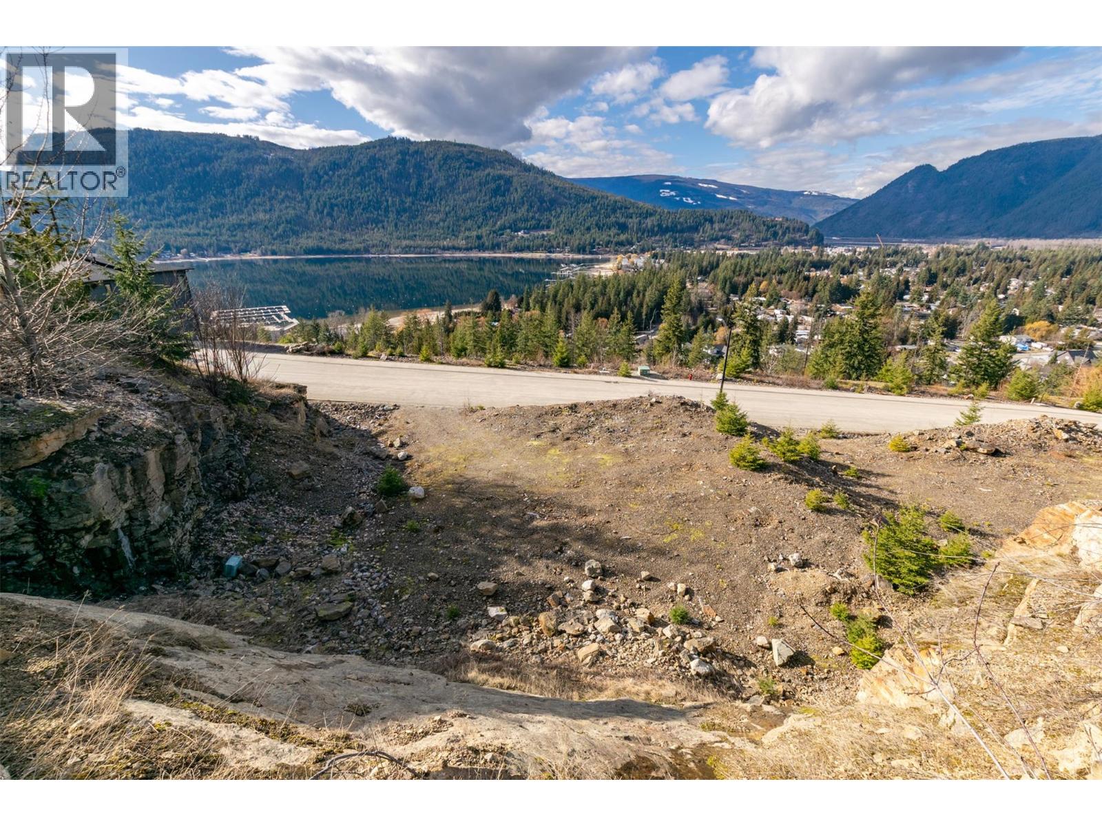  275 Bayview Drive, Sicamous