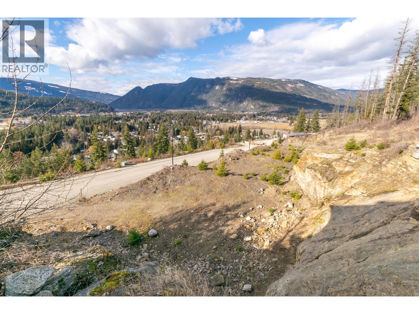  275 Bayview Drive, Sicamous
