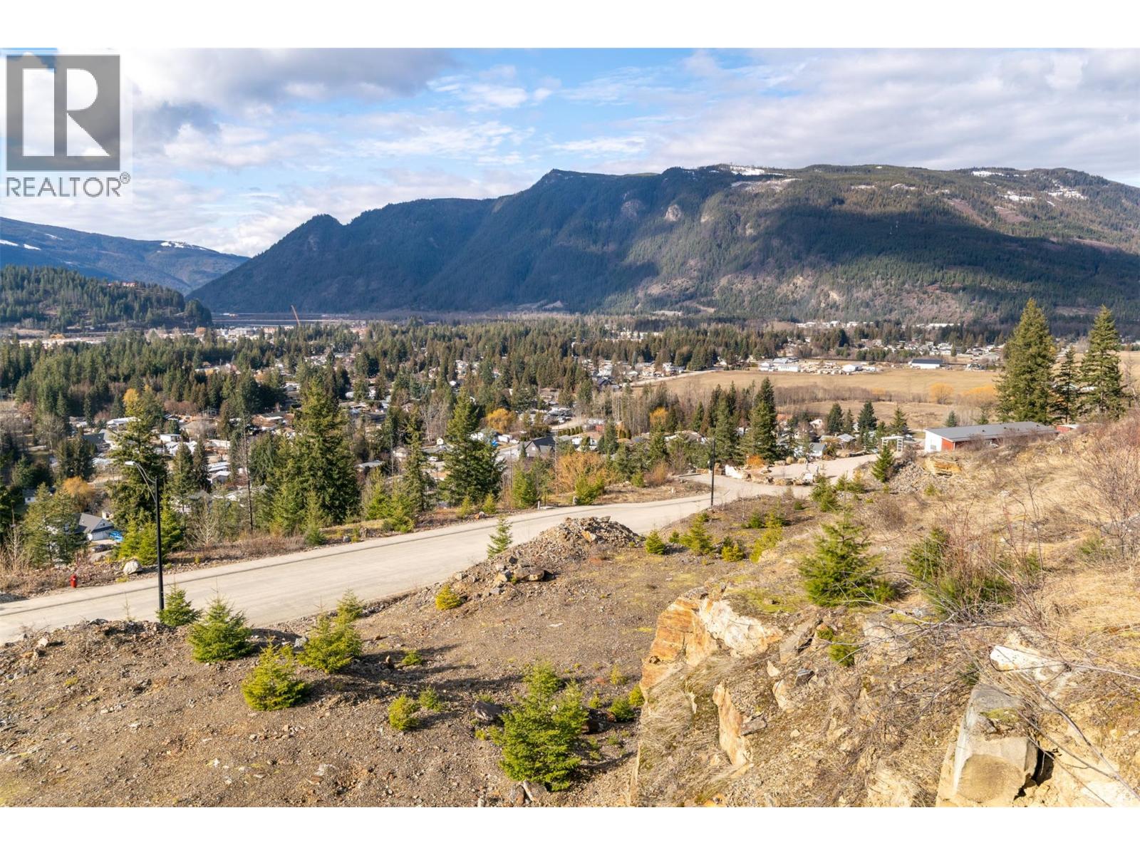  275 Bayview Drive, Sicamous
