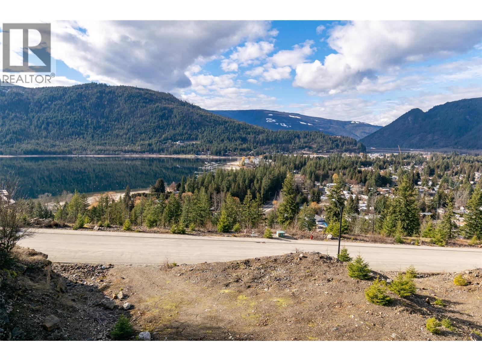  275 Bayview Drive, Sicamous