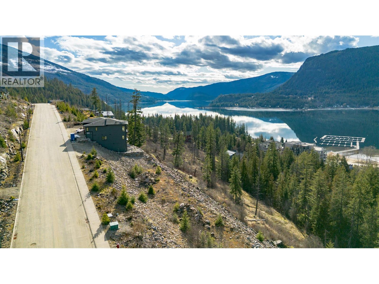  275 Bayview Drive, Sicamous