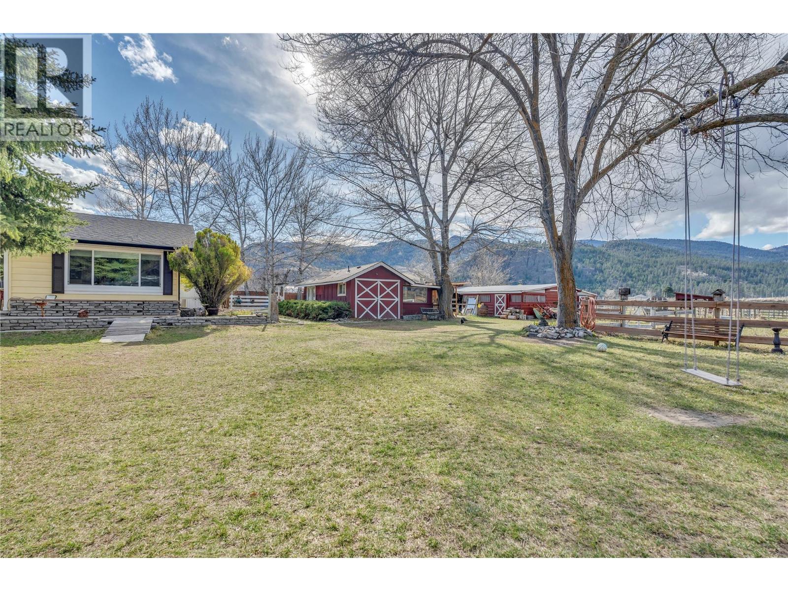 212 Carr Crescent, Oliver