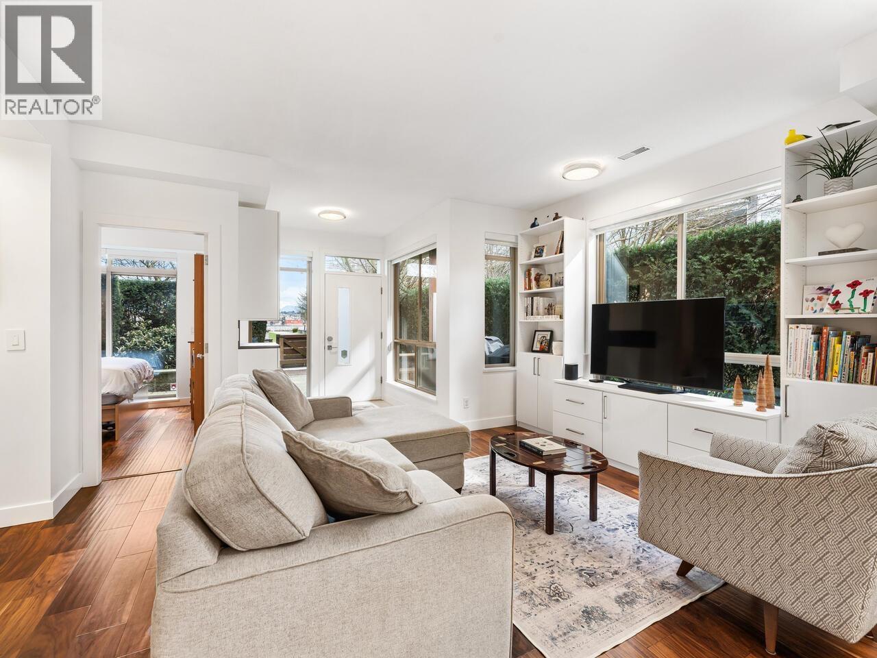 #18-10133 RIVER Drive, Richmond