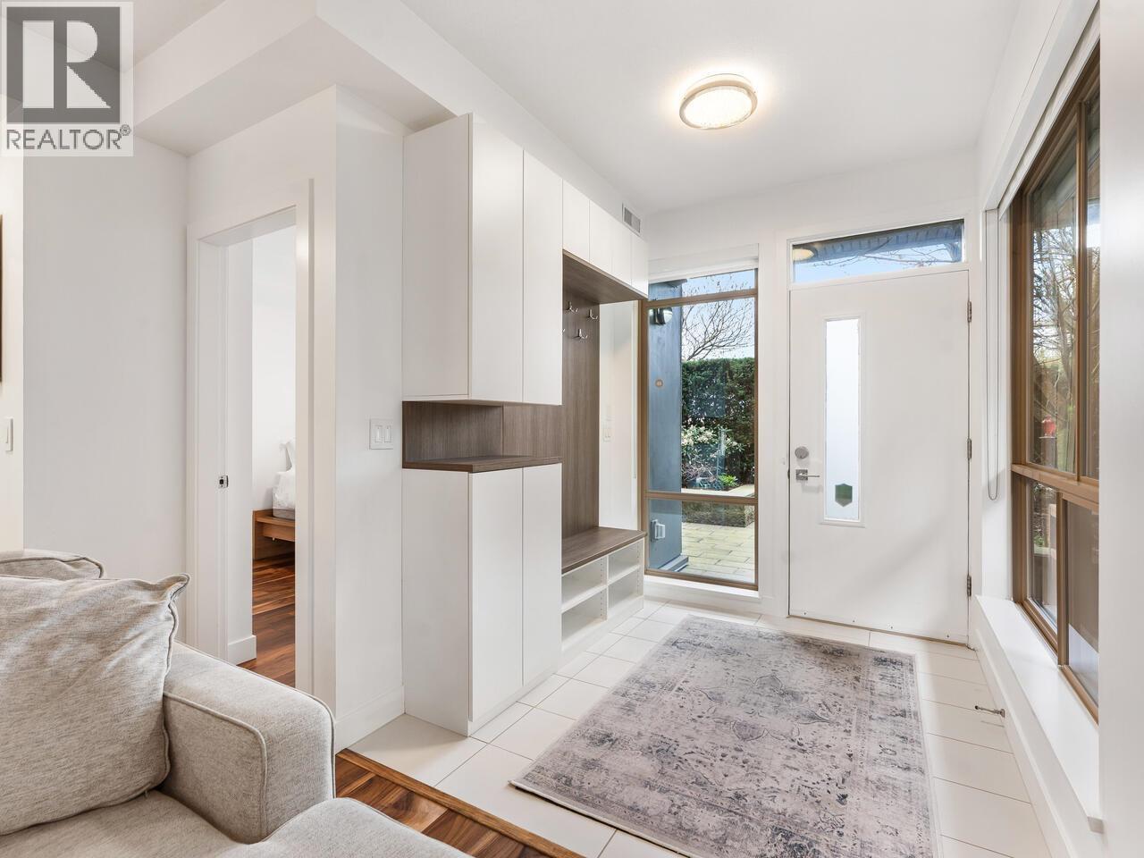 #18-10133 RIVER Drive, Richmond