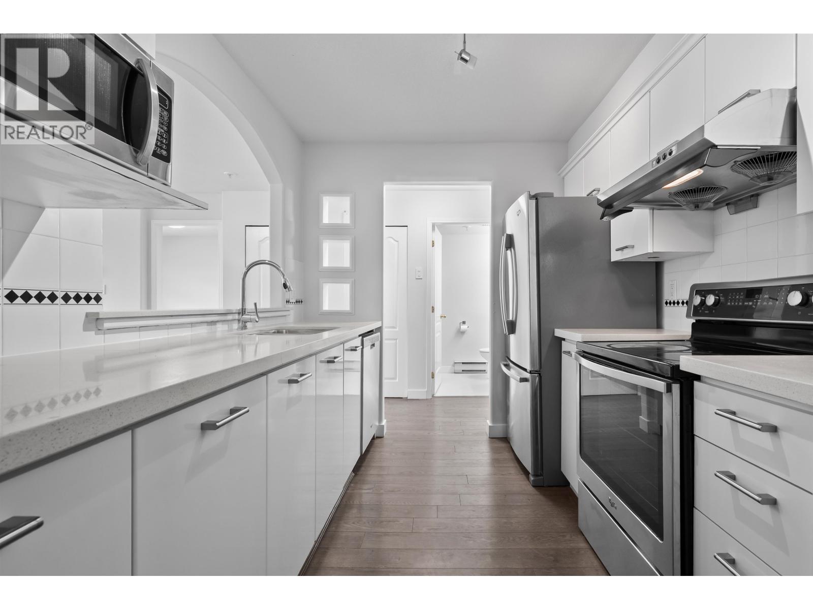 #304-5500 LYNAS Lane, Richmond