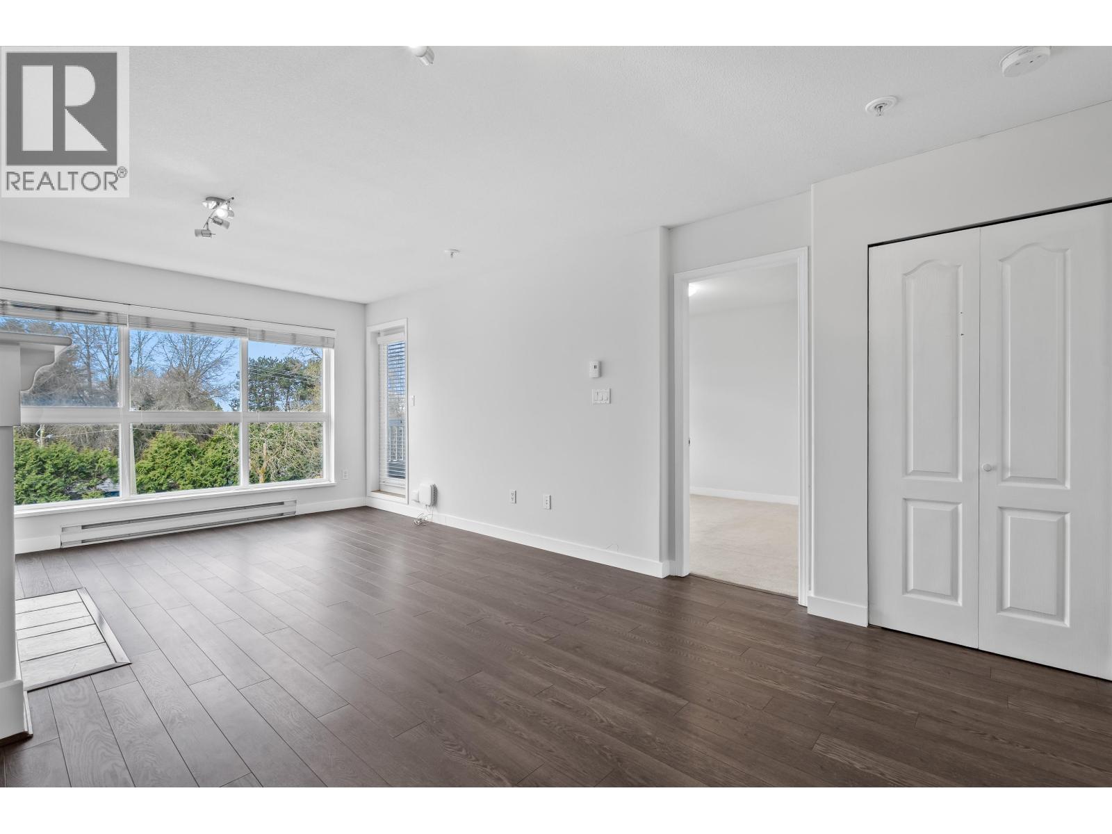 #304-5500 LYNAS Lane, Richmond