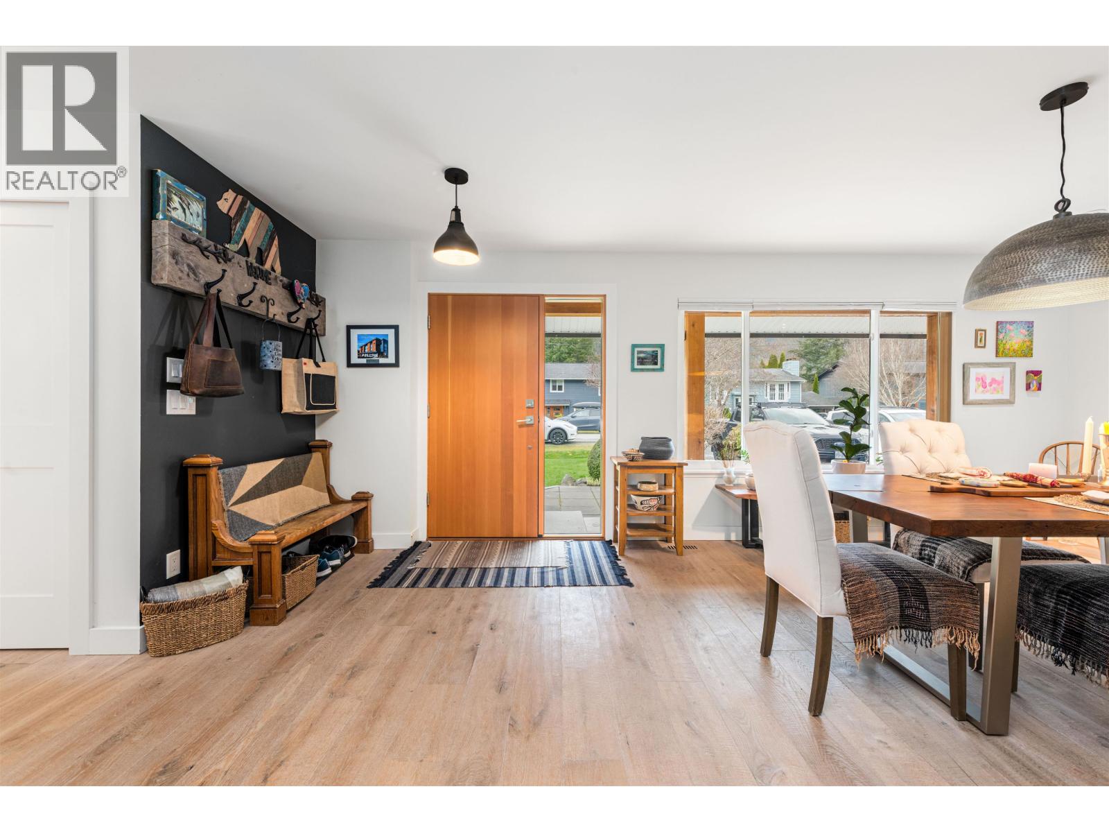 41562 ROD ROAD, Squamish