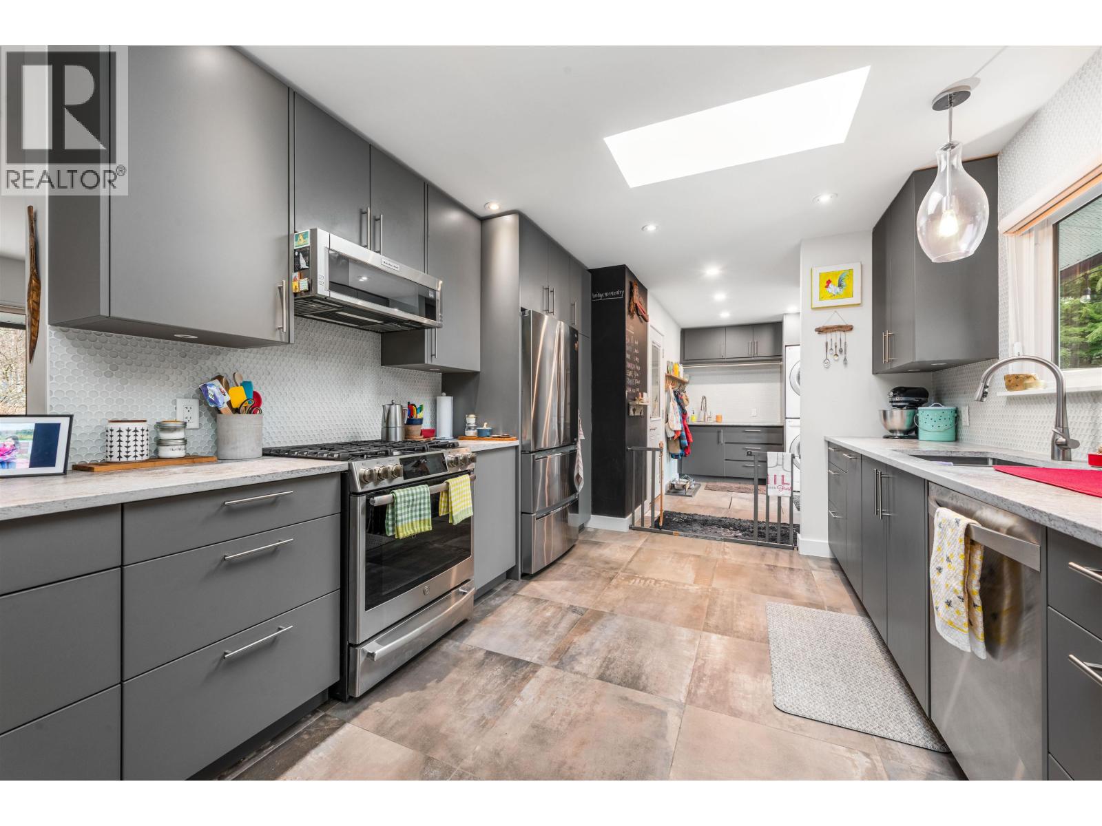 41562 ROD ROAD, Squamish