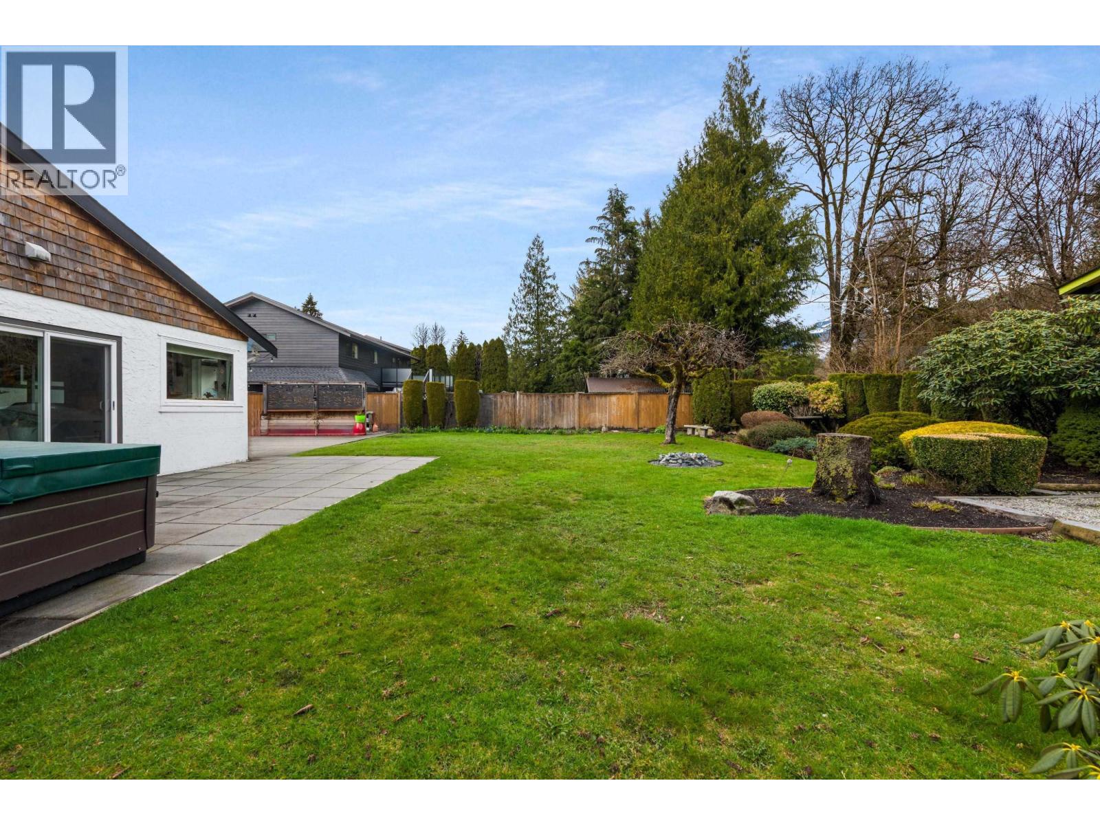 41562 ROD ROAD, Squamish