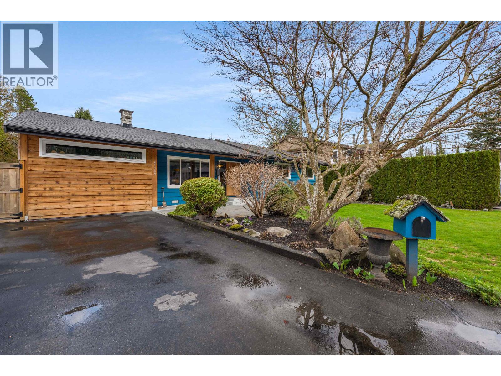 41562 ROD ROAD, Squamish