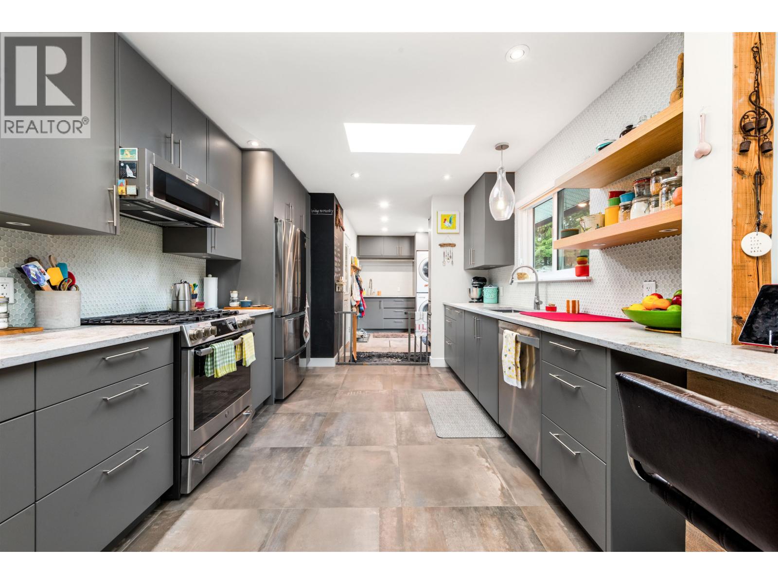 41562 ROD ROAD, Squamish