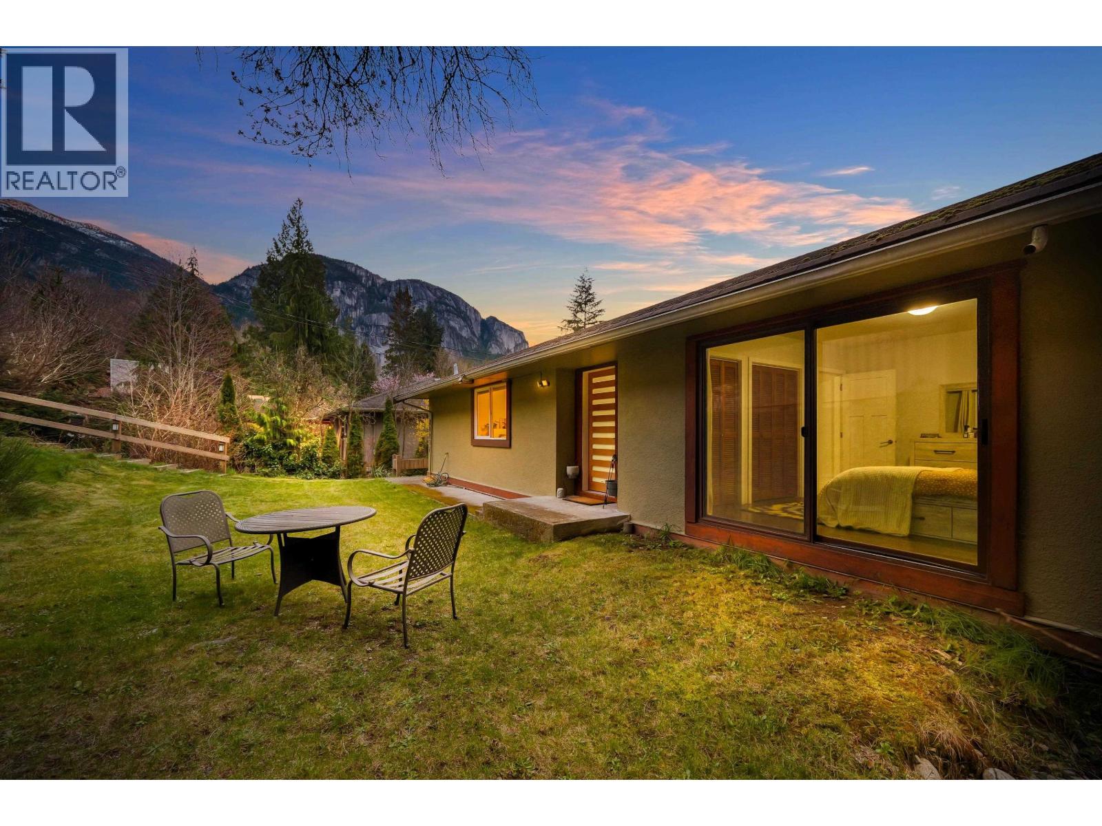 38273 VIEW PLACE, Squamish