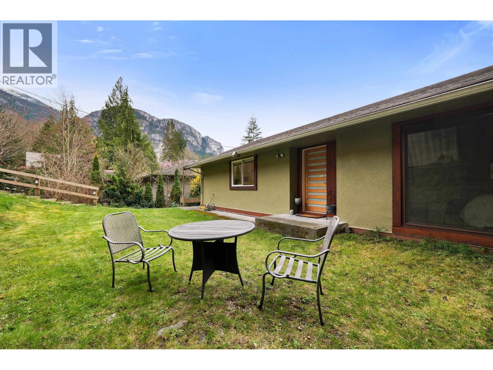 38273 VIEW PLACE, Squamish