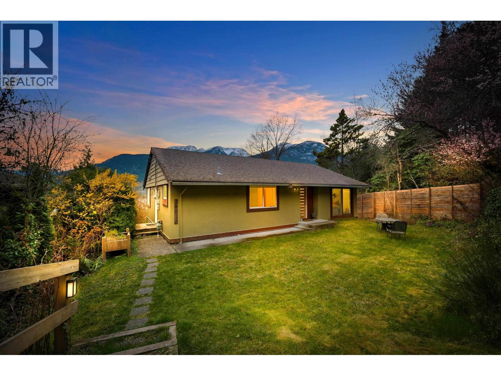 38273 VIEW PLACE, Squamish
