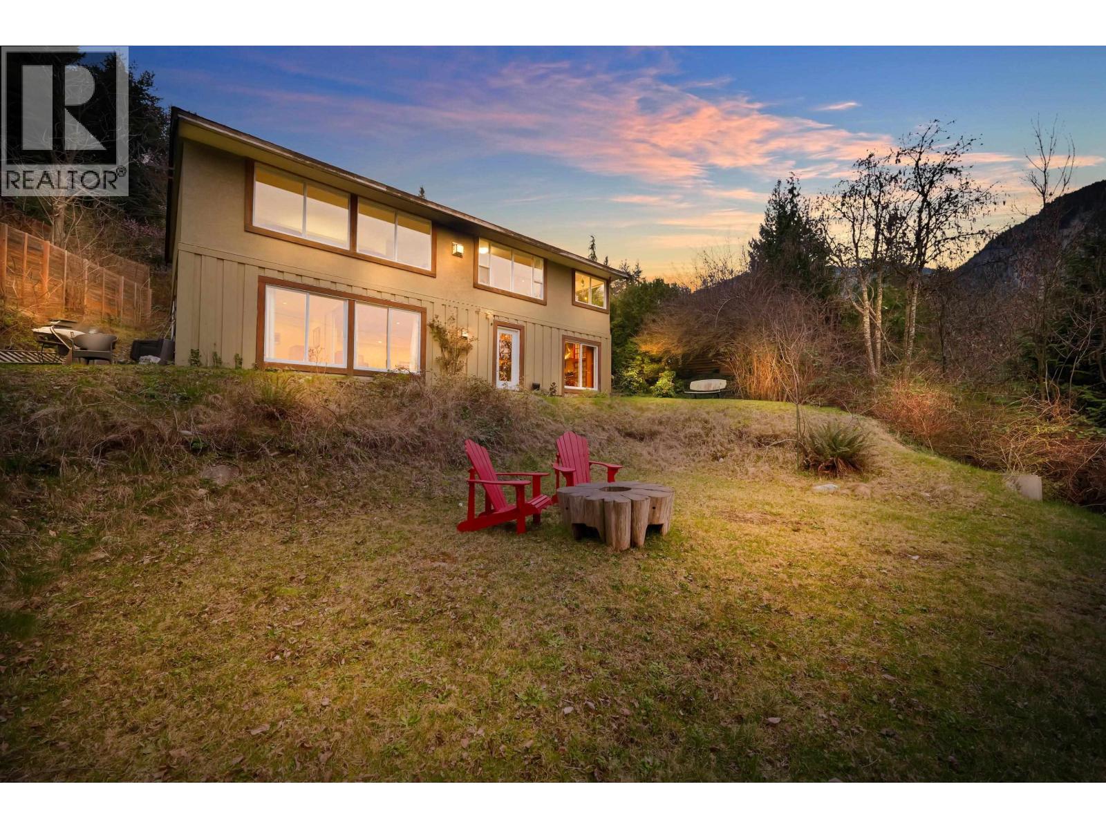 38273 VIEW PLACE, Squamish