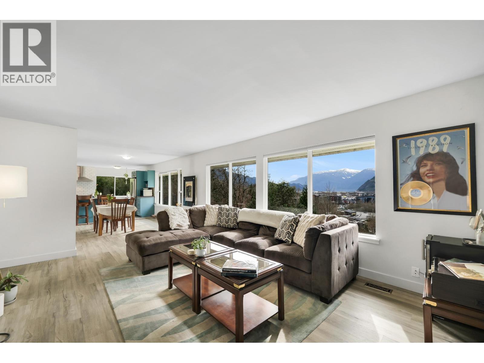 38273 VIEW PLACE, Squamish