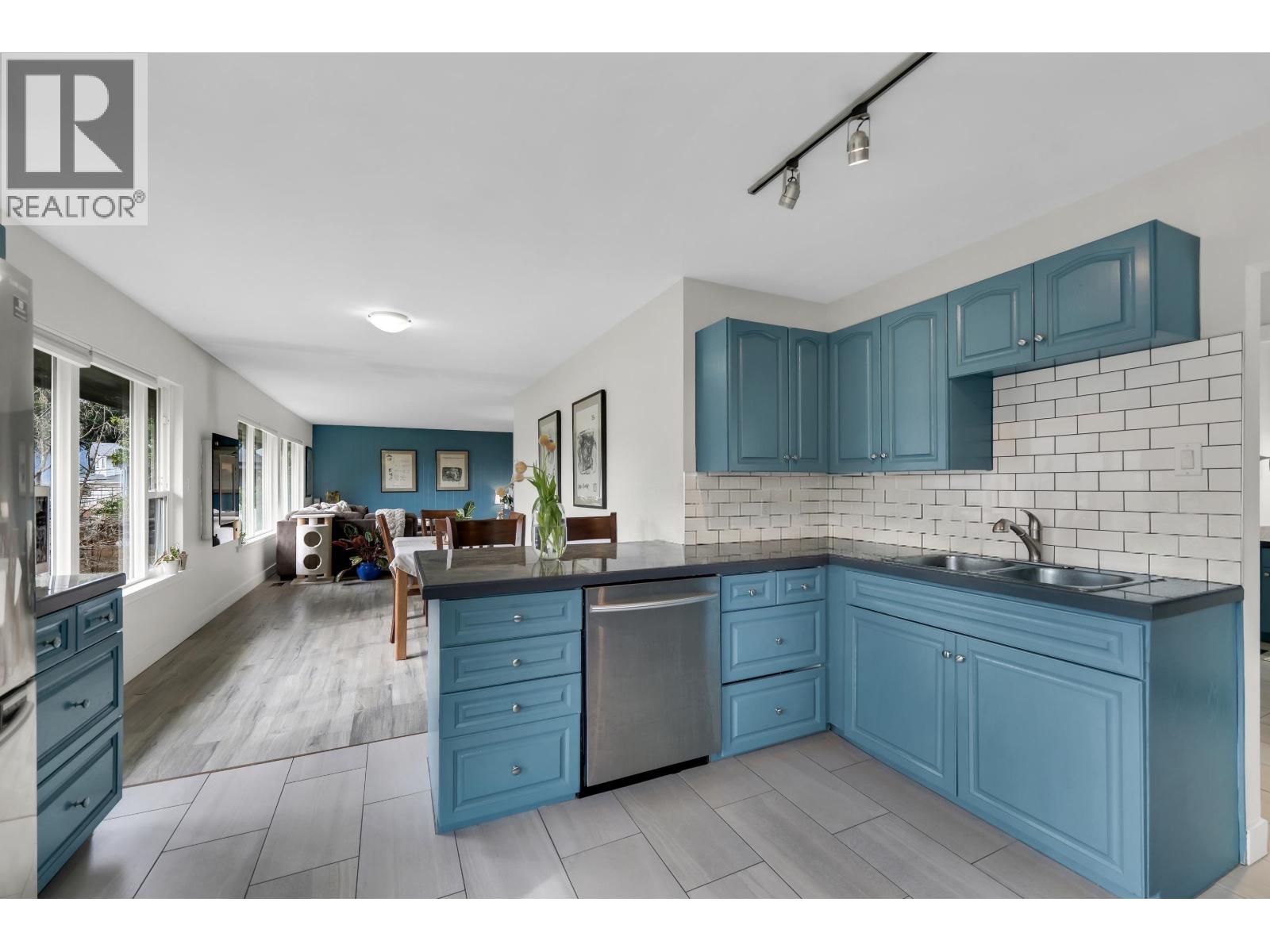 38273 VIEW PLACE, Squamish