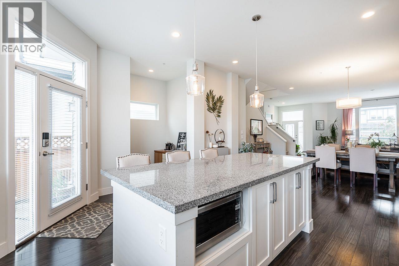 10489 ROBERTSON STREET, Maple Ridge